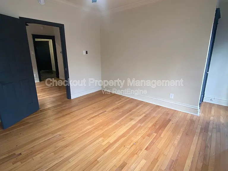 2035 Maury Ave — Photo 2
