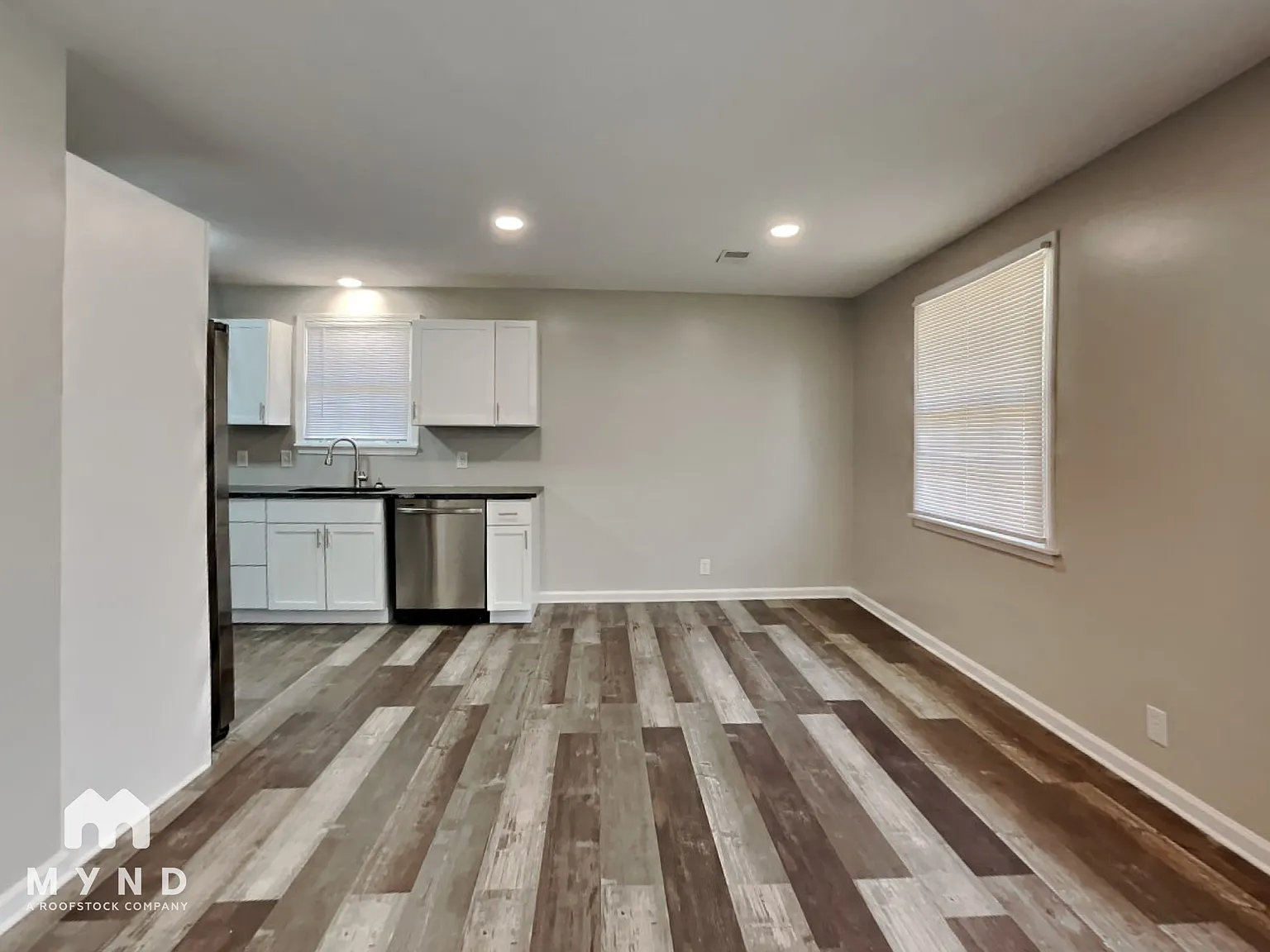 4 bed, 2.0 bath, 2100 sqft, $2,495 — Photo 3