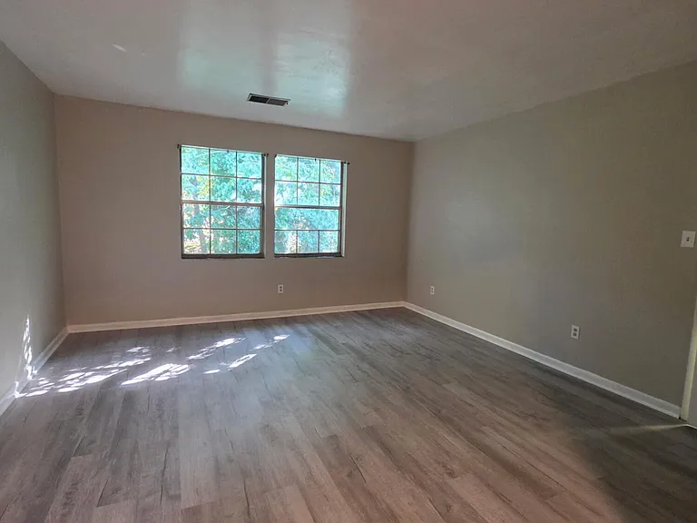 716 Townside Rd SW #10 — Photo 10