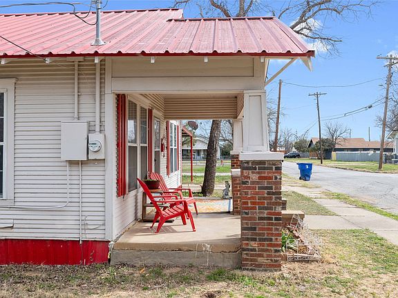 4th image of 1206 8th St