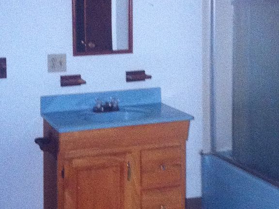 bath wirh tub and shower