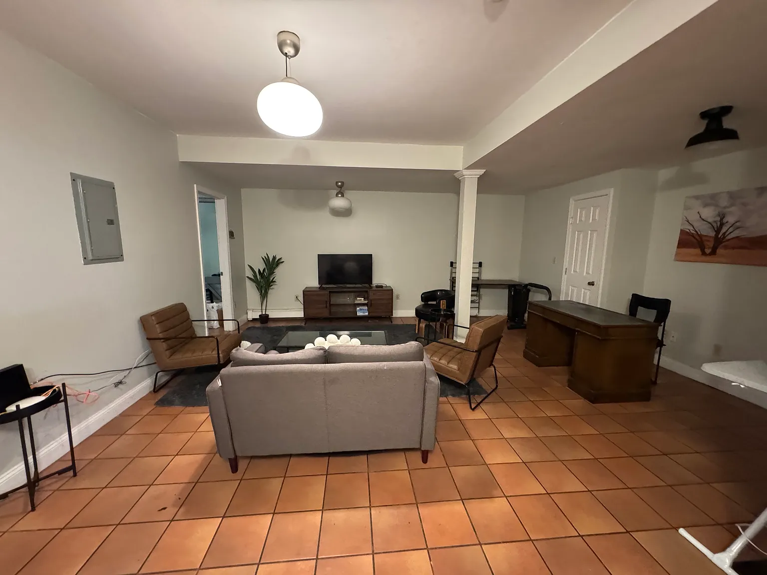 5 bed, 3.0 bath, $4,000 — Photo 1