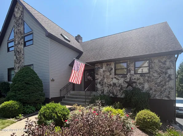165 Chapel St, Pittston, PA 18640