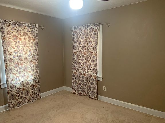 3rd image of 159 Erskine Ave