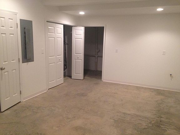 4th image of 520 Broadway Ave