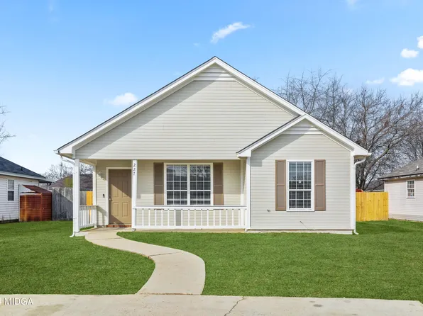 227 Kensington Cir, Warner Robins, GA 31093