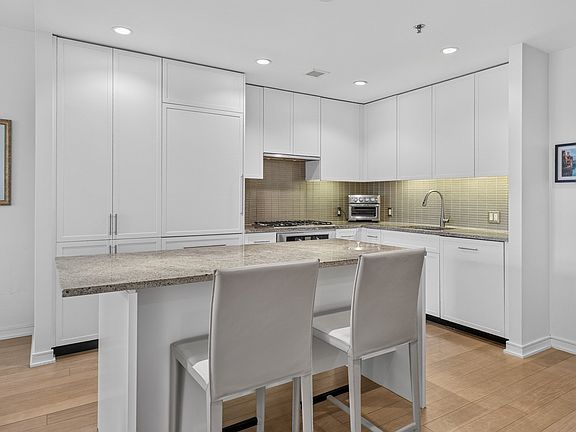 2nd image of 580 Washington St #1410