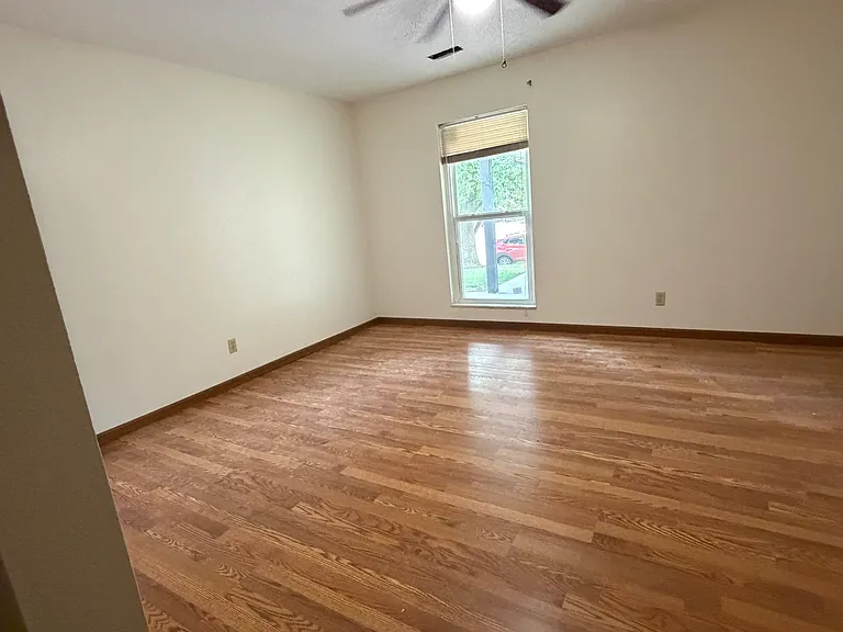 24 Twin Oaks Dr — Photo 17