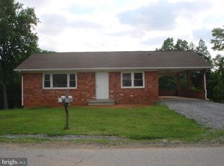 1900 Mimosa St, Fredericksburg, VA 22405