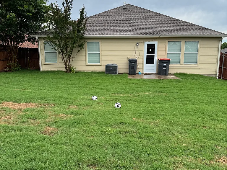 1838 Walnut Way — Photo 9