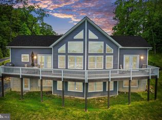 409 Applewood Dr, Front Royal, VA 22630