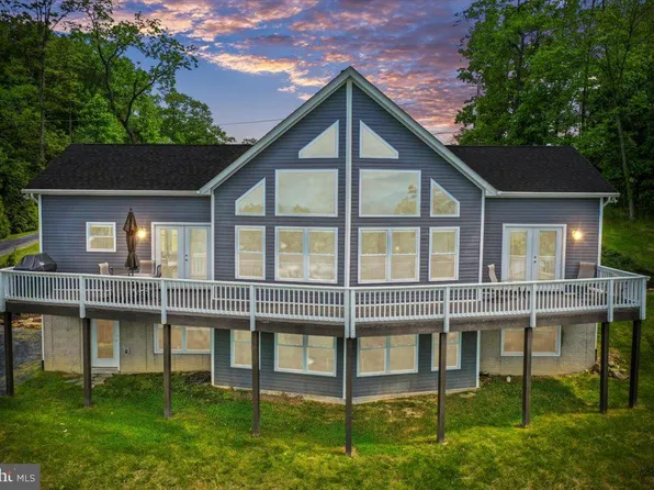 409 Applewood Dr, Front Royal, VA 22630