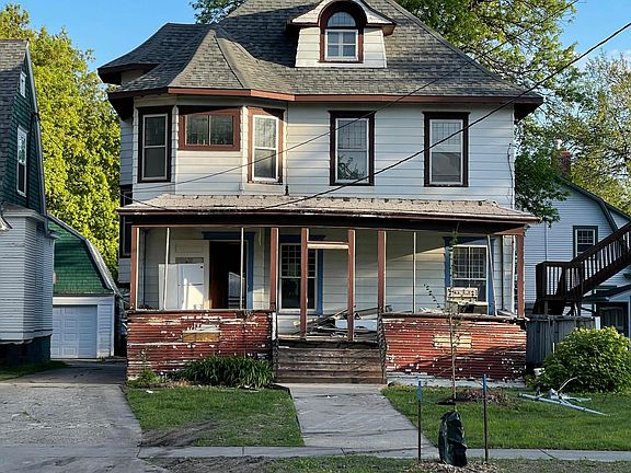 2nd image of 1128 5th Ave S