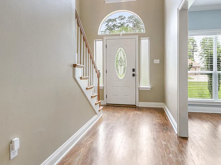 472 Vireo Dr — Photo 15