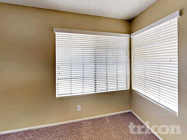 625 Freeburg Pl — Photo 9