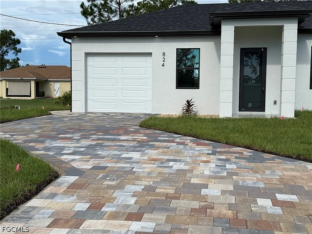 3 bed, 3.0 bath, 1057 sqft, $1,800 — Photo 3