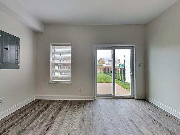 4th image of 2388 Eagle Creek Ct