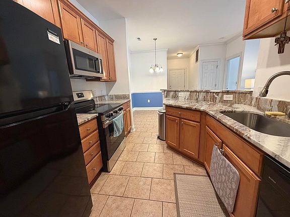 3rd image of 2049 Silver Crest Dr. #B