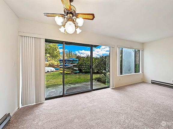 4th image of 19428 Aurora Ave N #106