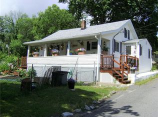 3 Randall St, Johnston, RI 02919