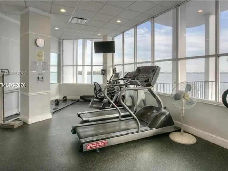 11930 N Bayshore Dr #1006 — Photo 8