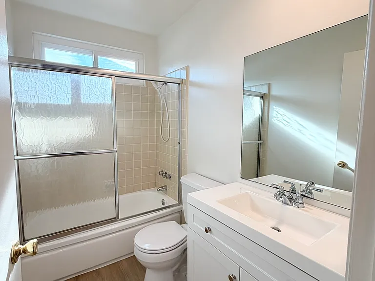 4350 Troost Ave #10 — Photo 7