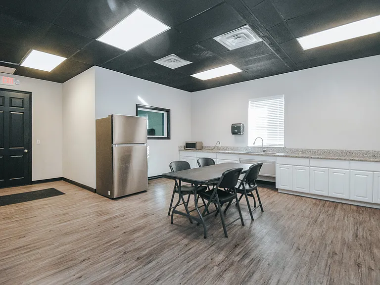 13102 N Navarro St — Photo 14