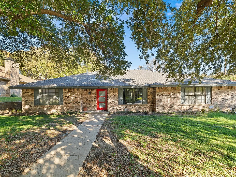 1402 Tiffany Forest Ln
