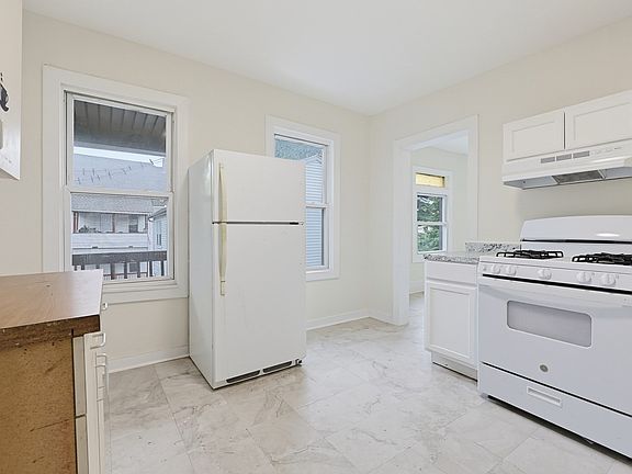4th image of 24 Grove St #26