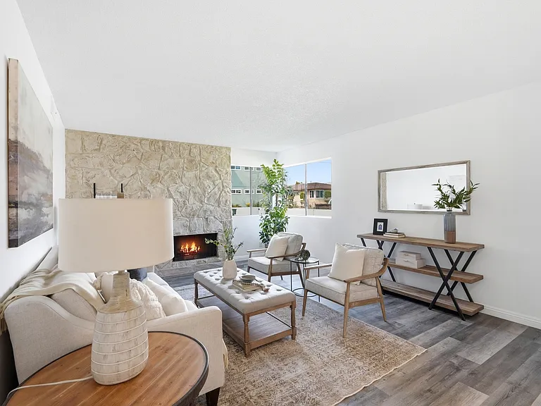 24420 Alliene Ave — Photo 8