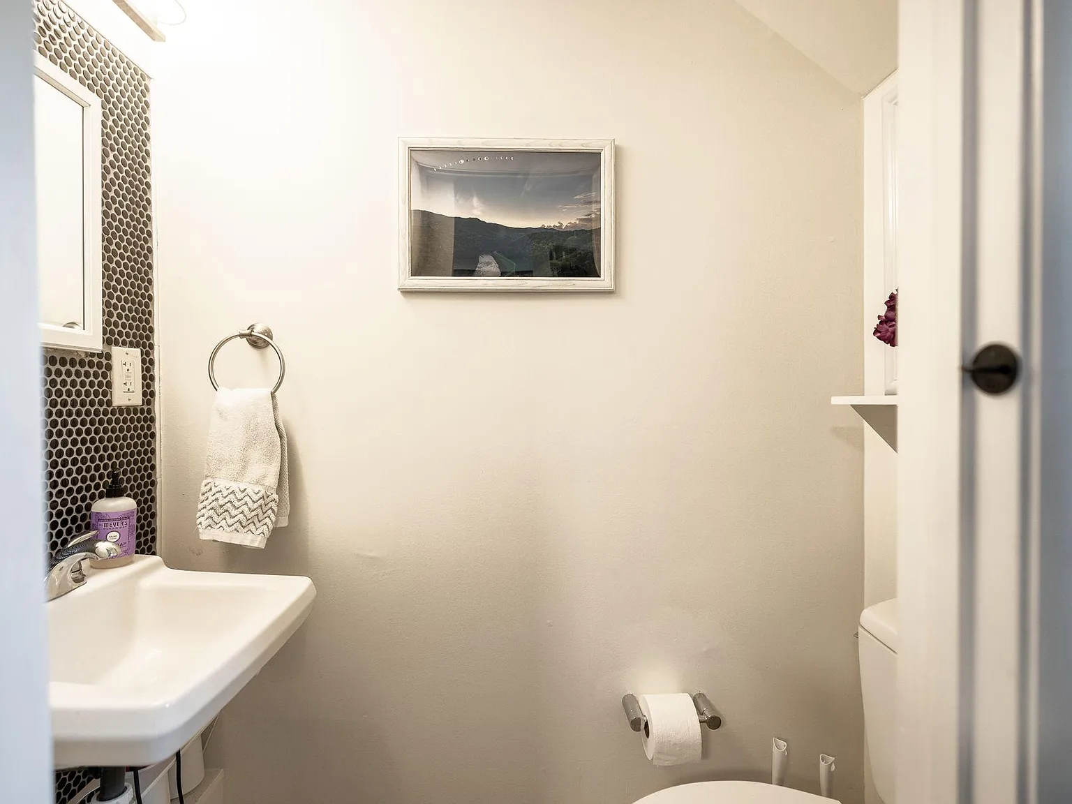 2 bed, 1.5 bath, 990 sqft, $2,000 — Photo 3