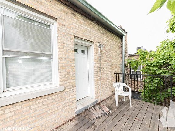 3rd image of 3820 N Sheffield Ave #1718