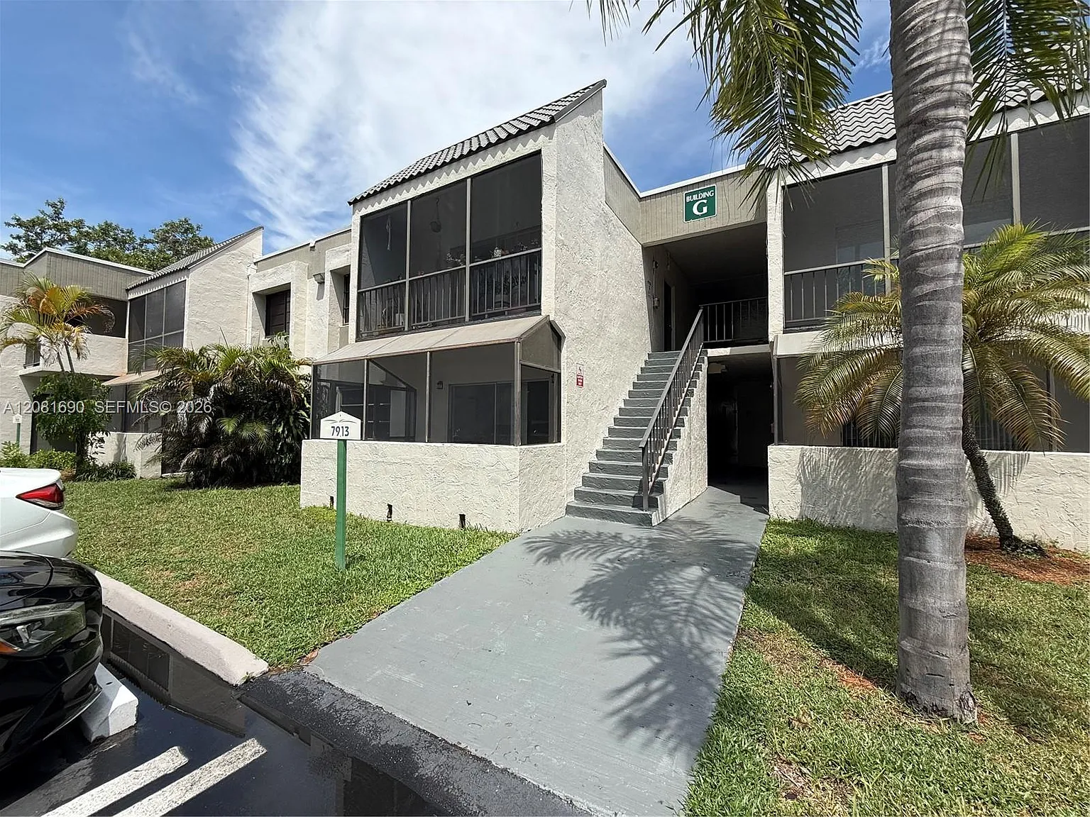 Venetian Palms Condo — Photo 1