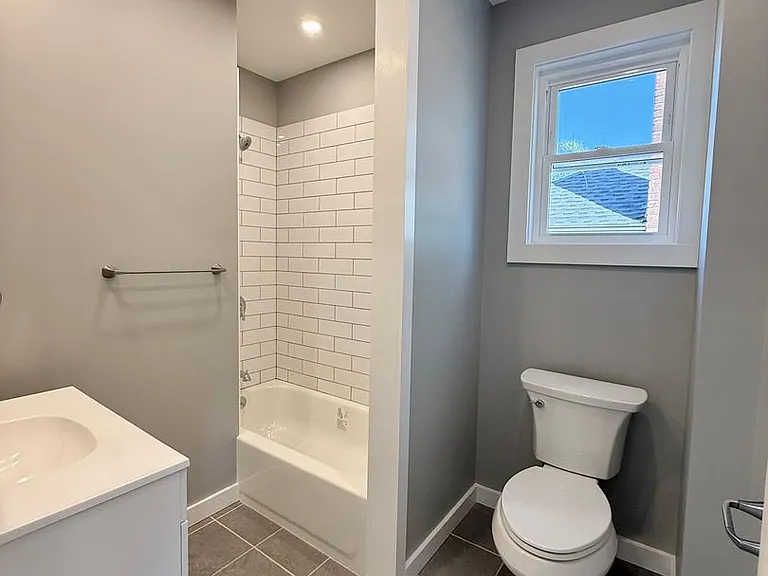 176 Smith Ave — Photo 9