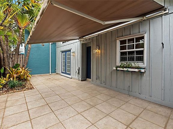 4th image of 607 SE 12th St