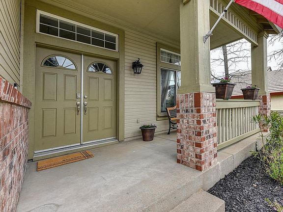 3rd image of 2964 Bridlewood Dr