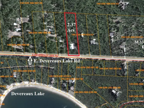 1763 E Devereaux Lake Rd, Indian River, MI 49749