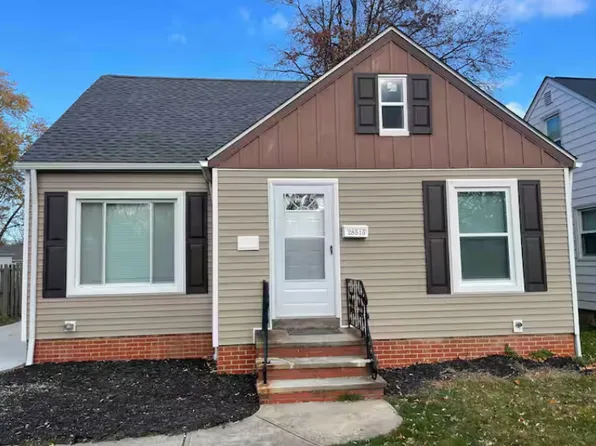 28515 Arlington Cir, Willowick, OH 44095