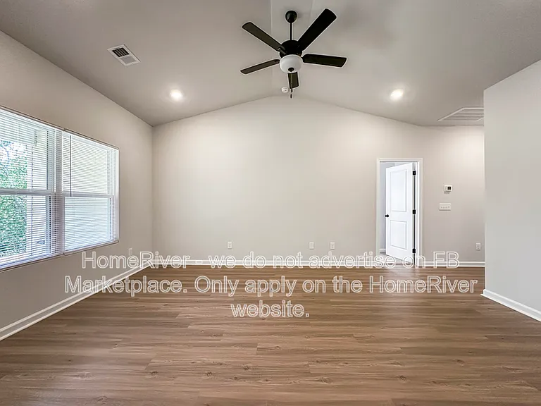 389 Chedworth Dr — Photo 4