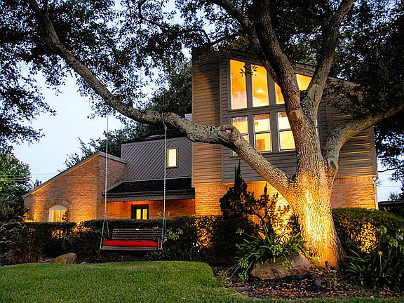2nd image of 2819 Glenn Lakes Ln