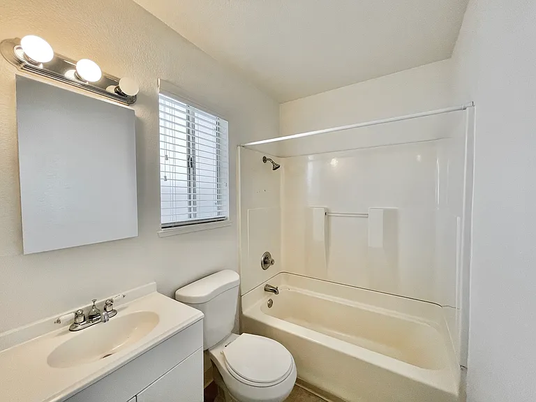 3742 5th Ave #B — Photo 6