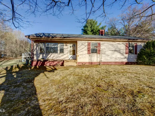 334 Lynn Rd, Johnson City, TN 37604