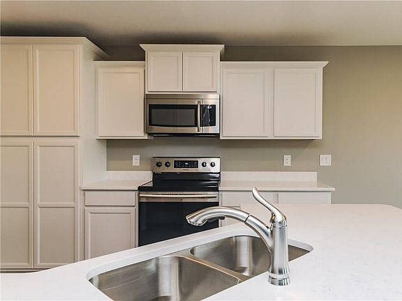 3rd image of 3530 NE Winding Trail Dr
