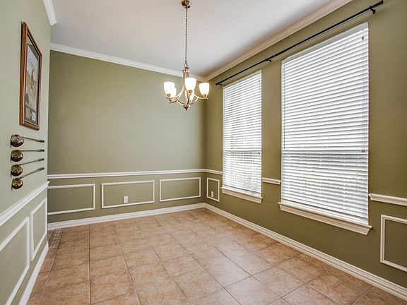 2nd image of 2721 Donnington Dr
