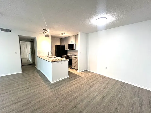 4107 Chatham Oak Ct — Photo 3