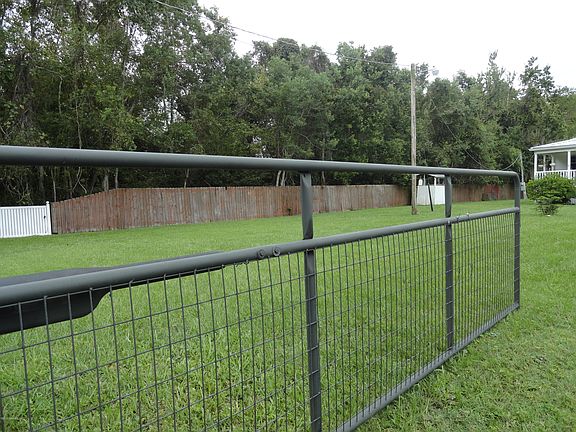 3rd image of 6673 Crooked Creek Ln
