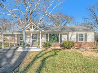 4606 W 61st St, Fairway, KS 66205