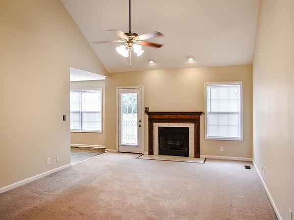 2nd image of 1913 Sherman Ct