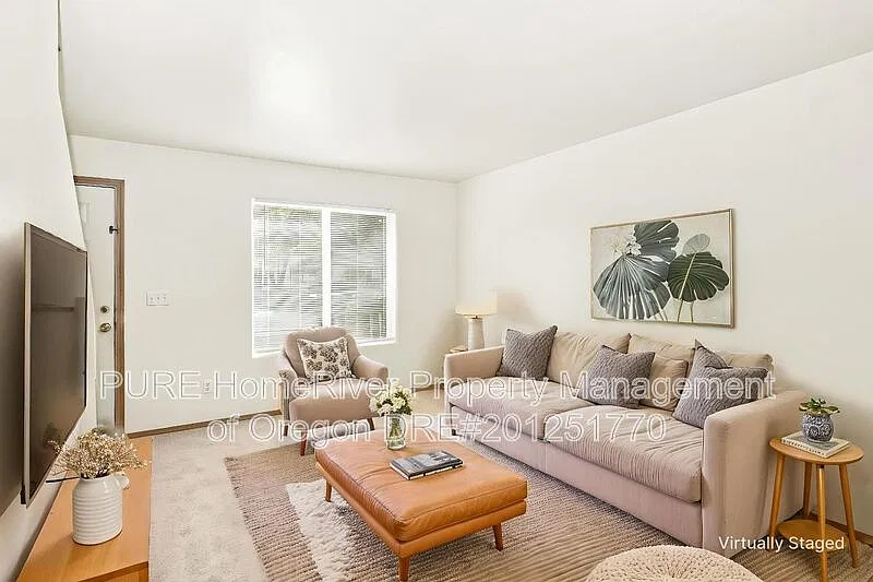 2 bed, 1.0 bath, 900 sqft, $1,395 — Photo 1