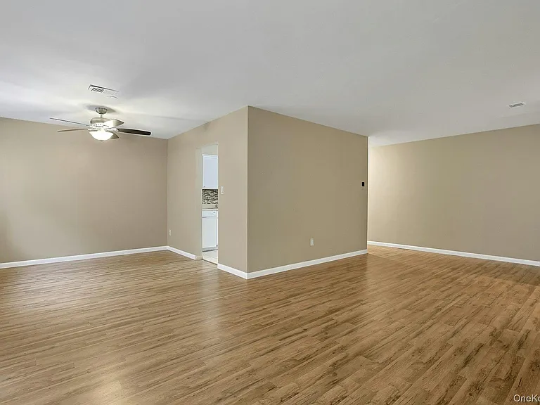 214 Kennedy Dr — Photo 7